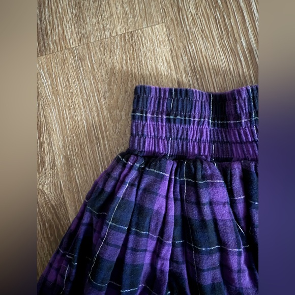 NWOT VS PINK Skirt - Picture 7 of 9